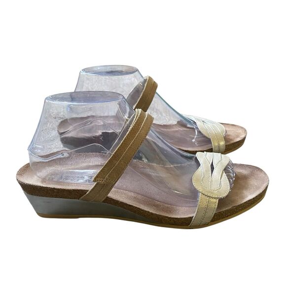 Naot Sandals Slide Strappy Wedge 10 EU 41 Gold Leather Adjustable Comfort Summer - Picture 1 of 9
